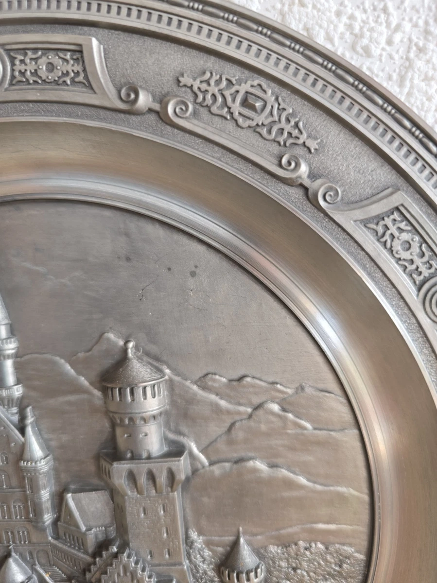 WMF Zinnteller mit Reliefmotiv " Schloss Neuschwanstein 1983" Ø  23cm