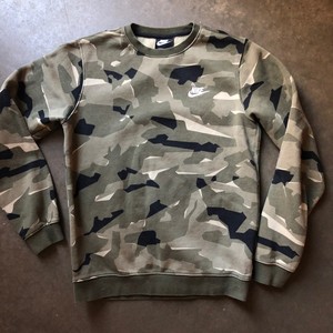nike camo crewneck sweatshirt