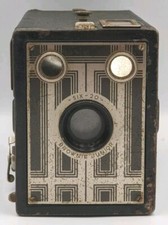 Vintage Kodak Six-20 Brownie Junior Box Camera