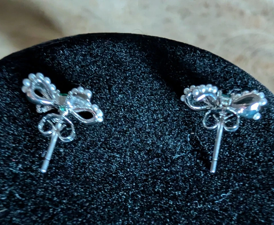 Preciosos aretes con lazo de esmeralda simulados y collar colgante de 18 pulgadas. Nuevo Foto 4 de 4