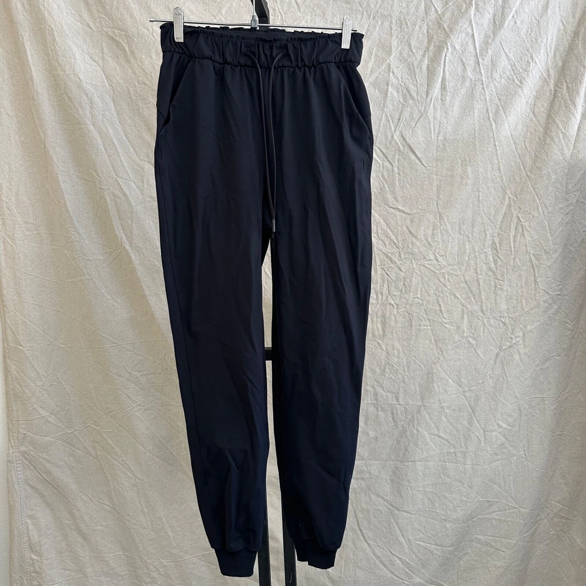 Lululemon Keep Moving Jogger Black Size 4 Luxtreme W5CV4S Relaxed Fit  Versatile