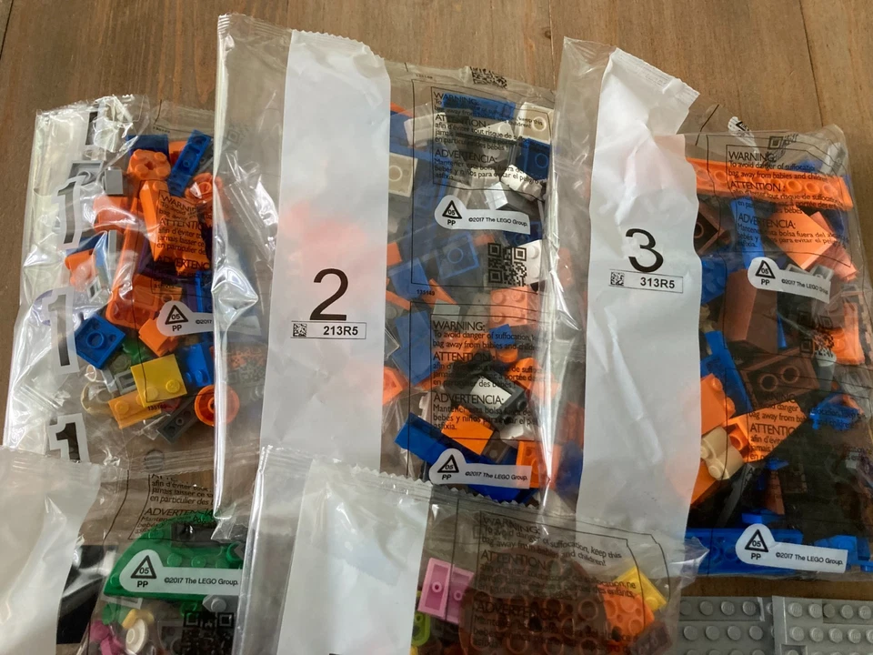 LEGO 77076 Fortnite Durrr Burger Restaurant - NO MINIFIGURES - Build Only! - Image 2 of 4