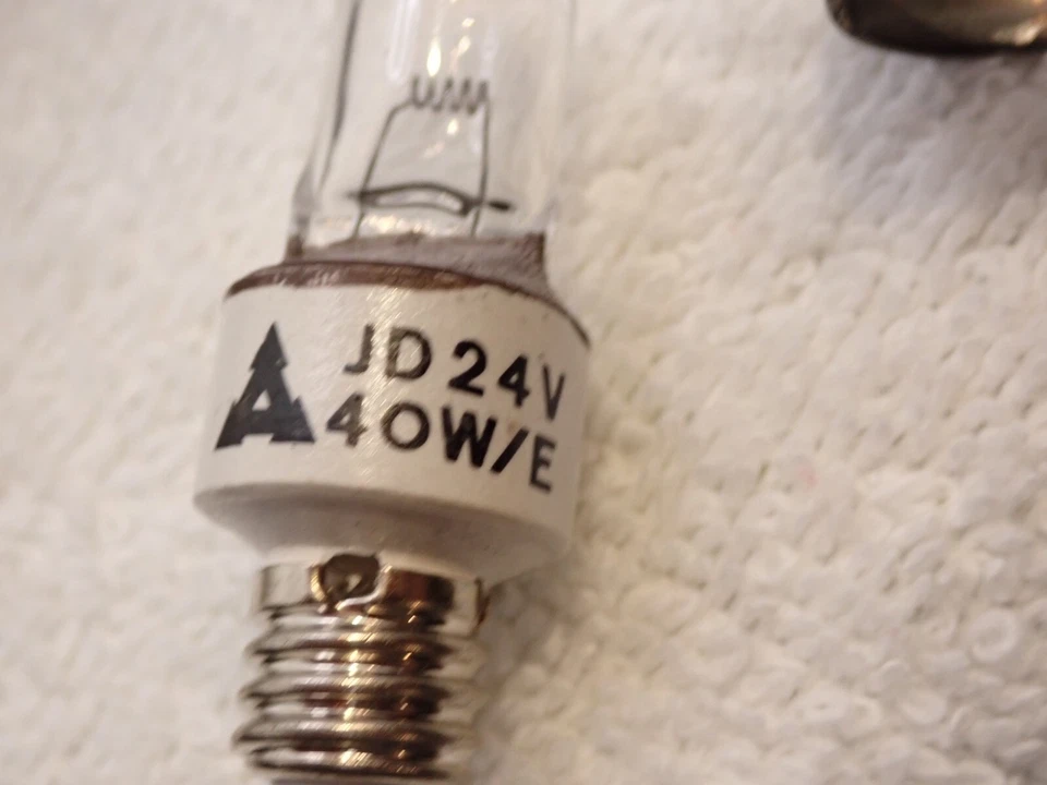 Set of 4 Black Umbrella JD 24V 40W/E Skytron Surgical Shadowless Light Bulb Lamp - Image 2 of 4