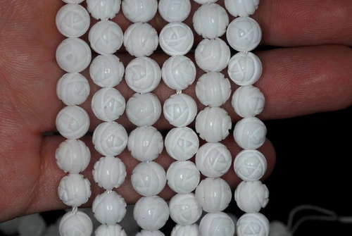 Flor de piedras preciosas de cáscara blanca de 6 mm 15,5 pulgadas (90187350-715B) - Imagen 3 de 4