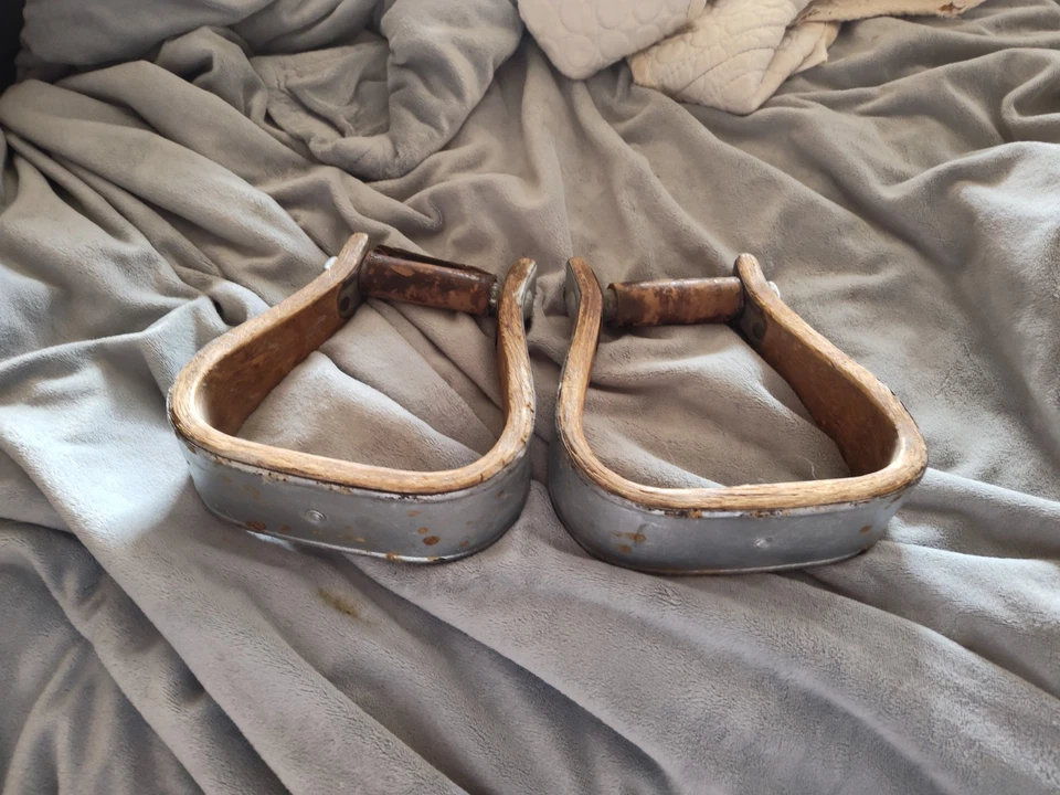 Винтажные деревянные стремена вестерн с алюминиевой внешней отделкой - Изображение 3 из 3