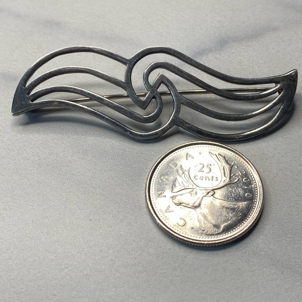 Turning waves solid sterling silver brooch 925 - image 1