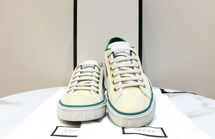 Baskets homme Gucci GG Tennis 1977 taille 6 (250 mm) 606111 124379542