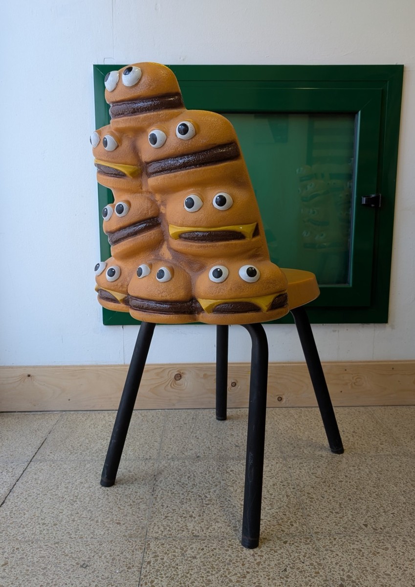 INTERNATIONAL SHIPPING! Vintage McDonald's Hamburger-Cheeseburger