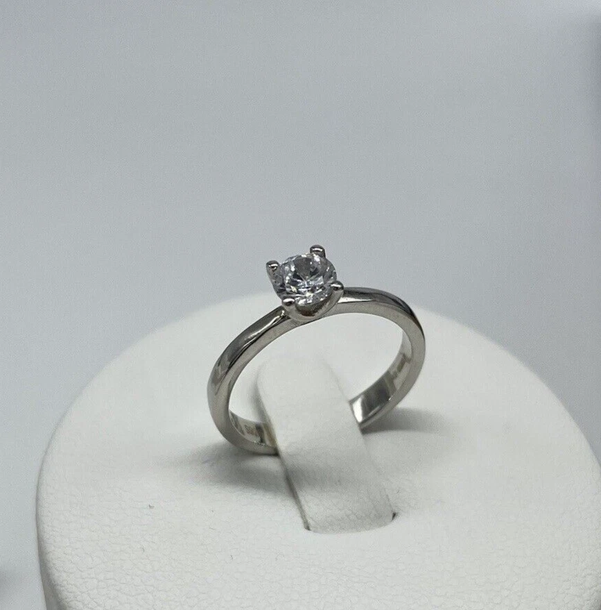 Anello Solitario da donna argento 925 rodiato con puntoluce in zircone naturale. - Immagine 3 di 4