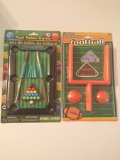 Gift set mini pool table game football finger game bundle new