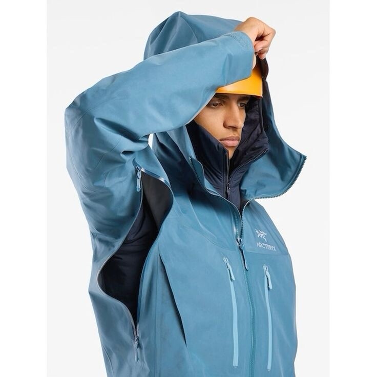 Giacca Arc'teryx Alpha SV XL SERENA (nuova con etichette) molto bella
