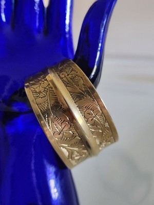 Vintage brass cuff style bracelet.  A classic!