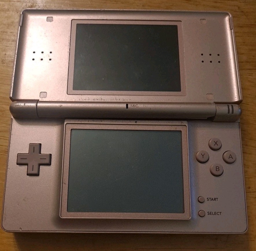 Nintendo NINTENDO DS ニンテンド-DS LITE 61N32WzBW6S._UF350,350_QL50_.jpg