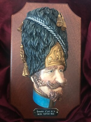 MONTIERTE BOSSONS VON CONGLETON KREIDEGESCHIRR FIGUR ''GRENADIER A PIED''