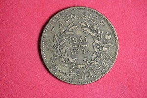 Estate Find 1941 Tunisie 2 Francs Brass Coin #K39103