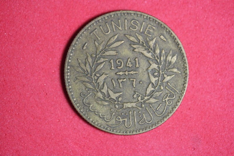 Estate Find 1941 Tunisie 2 Francs Brass Coin #K39103