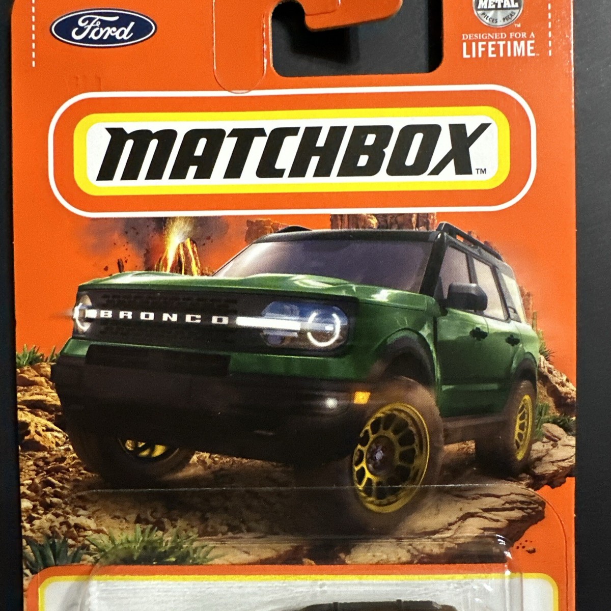 49台　2022 FORD BRONCO SPORT　マッチボックス　ブロンコ Amazon.co.jp: マッチボックス 2022 フォード ブロンコ スポーツ
