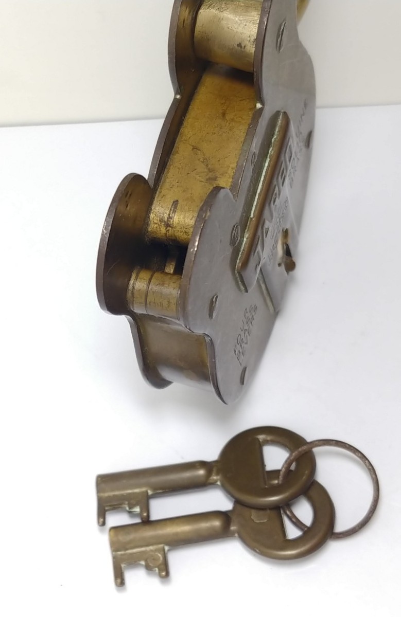 Jared Old English No. 2  Admiralty brass padlock & 2 Keys
