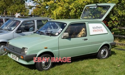 FOTO C6TUT BL METRO VAN EIN SCHÖNER NACHMITTAG IM MILTON KEYNES MUSEUM FÜR DIE AN
