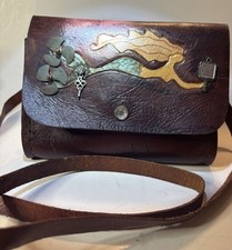 Vintage Hand Tooled Leather Purse- Beautiful Great Condition And Clean 
