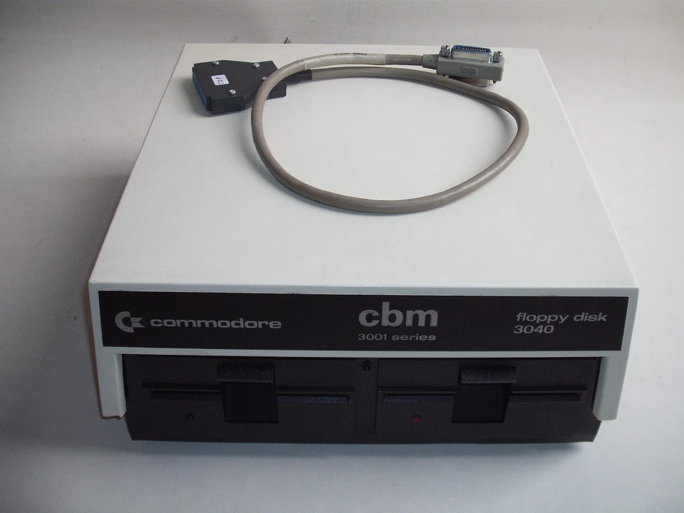 Commodore CBM 3040 Floppy / Disk-Station   Very good condition! - Bild 2 von 4
