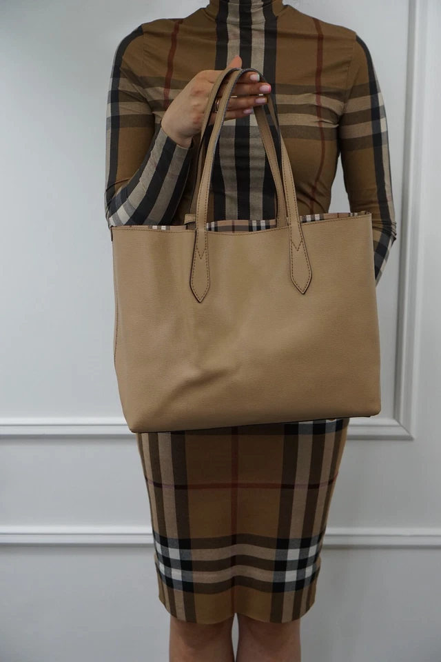 Burberry Elderberry Leather and Haymarket Check Coated Canvas Reversible Tote - Image 4 of 4