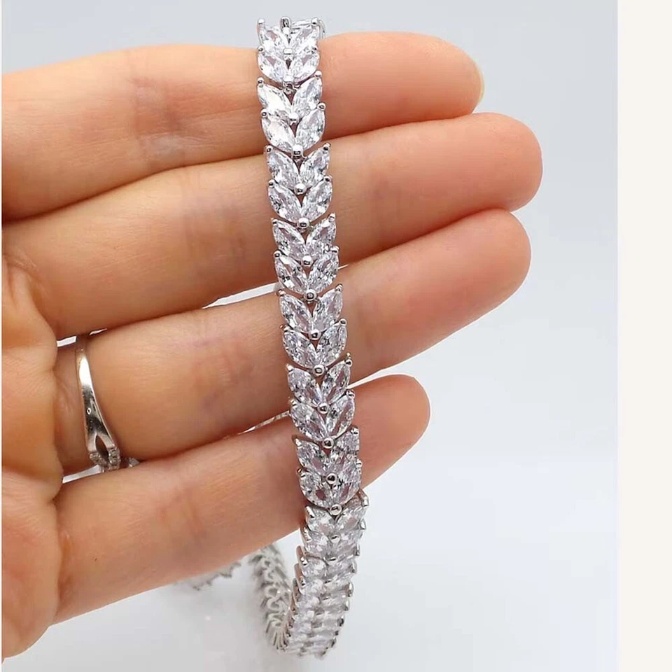 Collar de boda para mujer de diamantes marquesa creado en laboratorio de 39 quilates enchapado en oro blanco de 14 quilates Foto 4 de 4