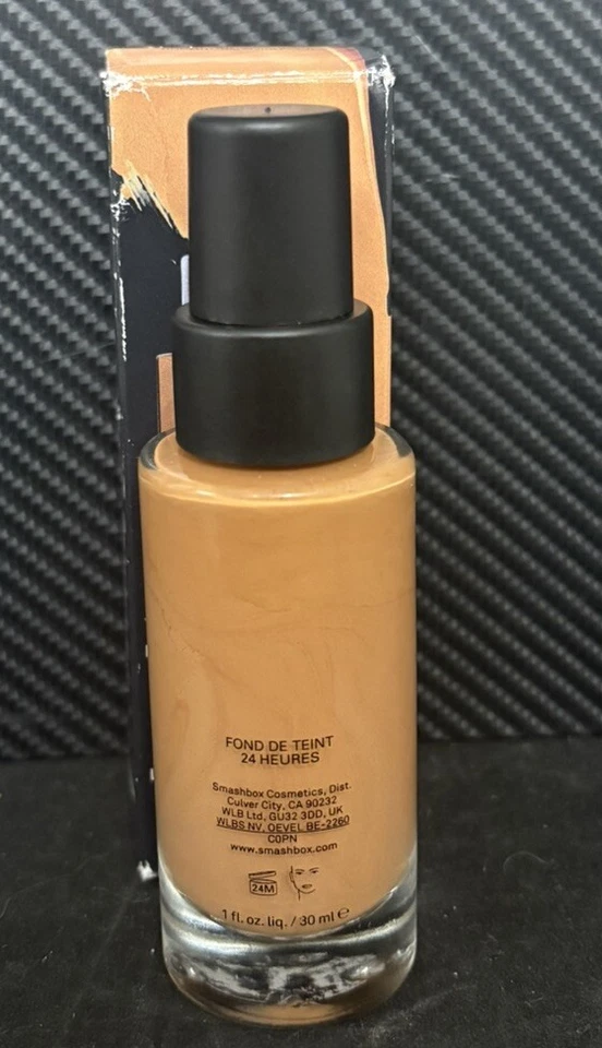 Smashbox Studio Skin 24 Hour Hydra Foundation Medium Dark (4.0) - 1.0oz (30ml) - Image 2 of 4