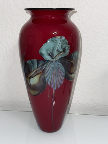 Richard Satava Art Glass Blue Crocus Vase Deep Red 11” Tall Signed ‘95 - Picture 6 of 23