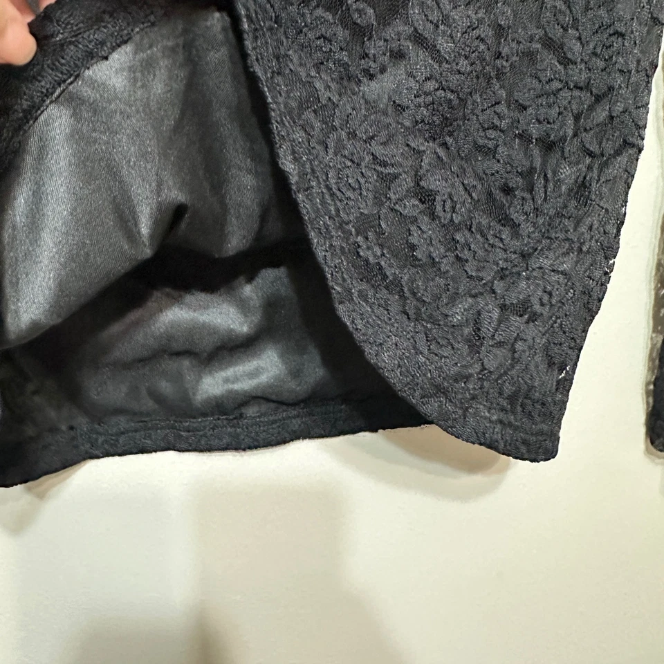 Floral Lace Keyhole Blouse Womens M Black Sheer Sleeve Goth Whimsygoth Sexy - Image 4 of 4