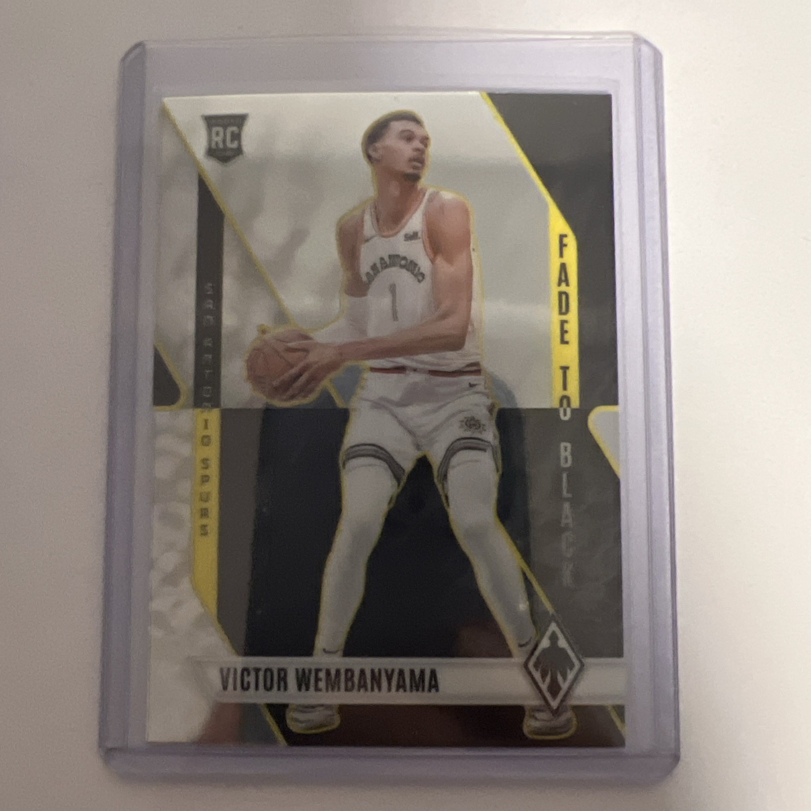 2023-24 Panini Phoenix - Fade to Black Victor Wembanyama #11 Silver (RC)