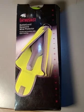 New WINE ENTHUSIAST Travel Bottle Guard Insolated NEOPRENE SLEEVE PROTECTOR