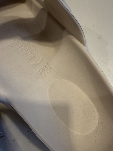 Sandales blanches à enfiler Birkenstock Arizona.  Taille L9 M7.  Neuf sans boîte. Tub4 - Photo 2/4
