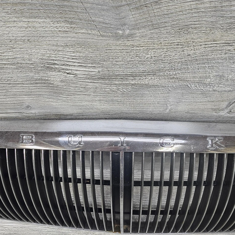 Buick Park Avenue 1991 1992 parrilla de radiador cromada OEM 25534701 91 92 Foto 2 de 4