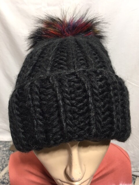 NWT KYI KYI WOMENS WOOL BLEND KNIT BEANIE WITH FAUX FUR POM BLACK Women main image 2
