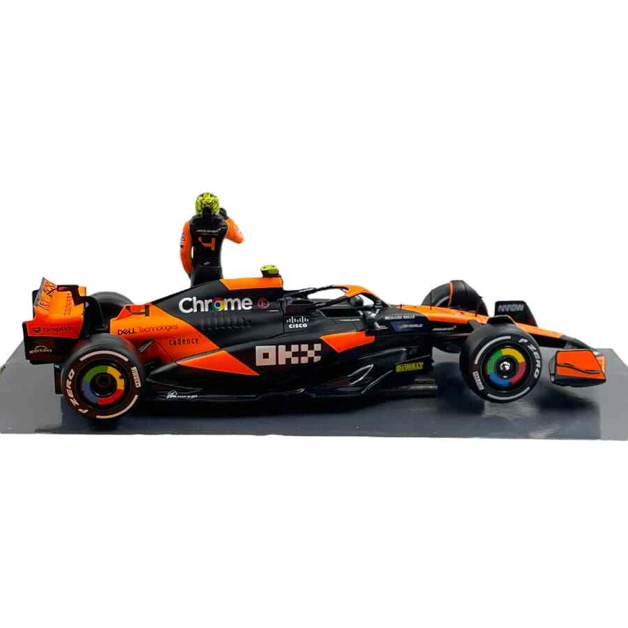Modellino F1 Bburago 1/24 McLaren MCL38 L. Norris #4 Miami GP 2024 With Pilot - Immagine 4 di 4