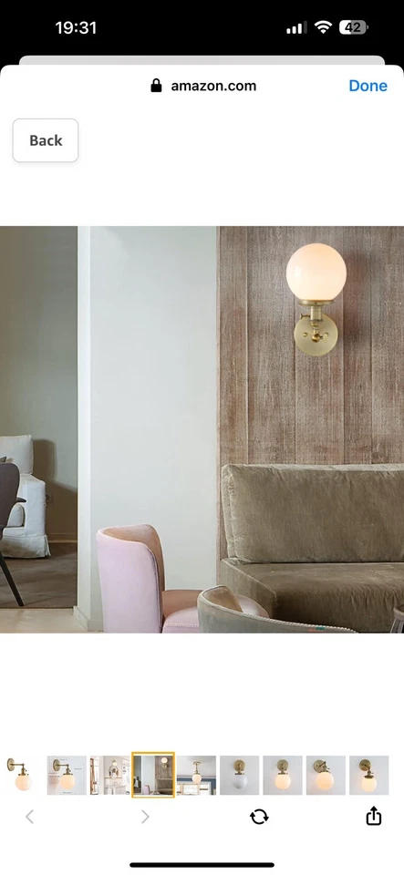 Aplique de luz de pared dorado industrial de mediados de siglo globo mate lámpara de pared de vidrio Foto 4 de 4