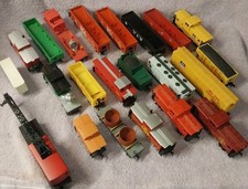 Lot of 31 Vintage HO Scale Freight Cars, Coal Haulers, Cabooses, Assorted Makers