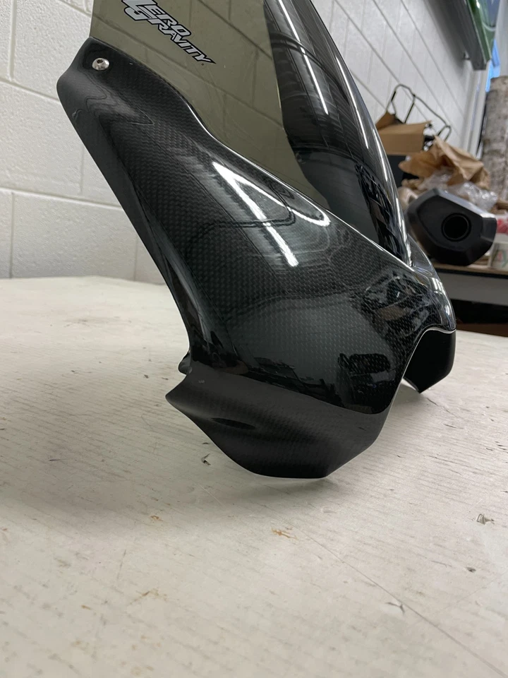 Capucha de carbono con parabrisas de gravedad cero Ducati Monster 900/S2R/S4R Foto 4 de 4