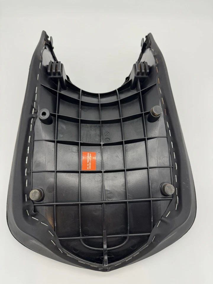 Asiento de stock bajo KTM 690 Duke (2013-2015) OEM #76007140000 Foto 4 de 4