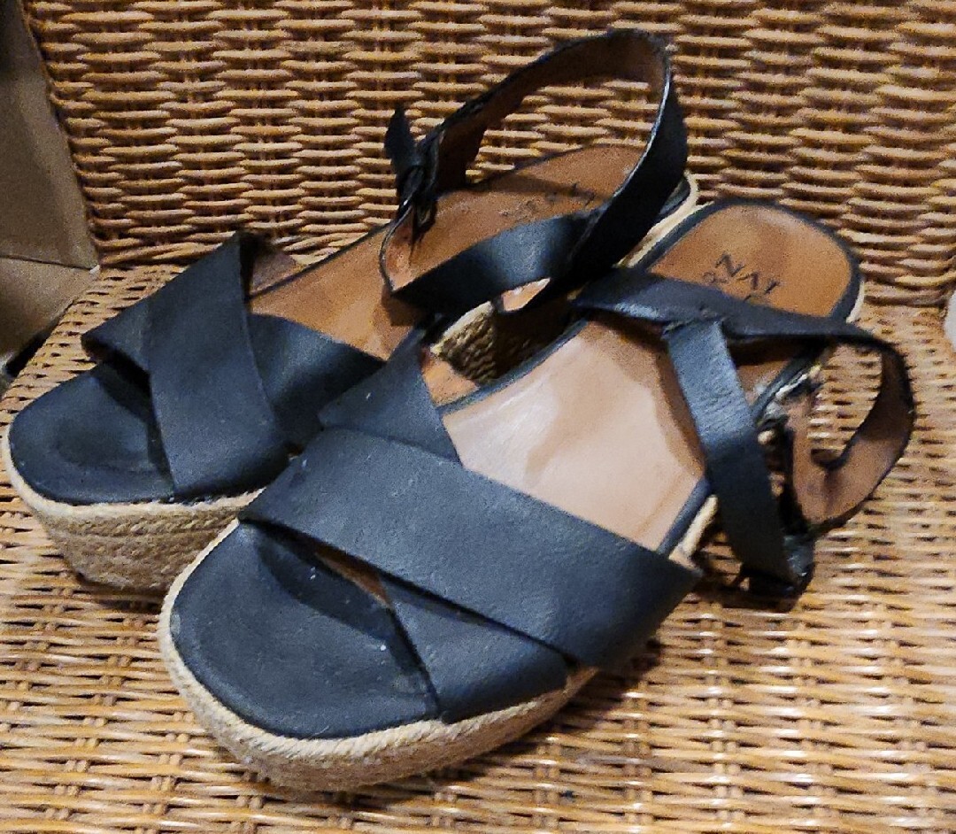 NATURALIZER Womens Shoes Size Black Leather Rope Wedges Straps