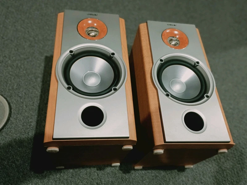 bookshelf speakers gumtree