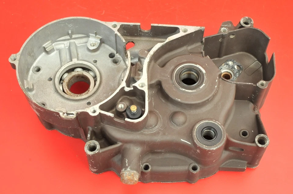 Honda MT125 MT 125 1979 Elsinore motor izquierdo derecho cárter cárter mitad Foto 2 de 4