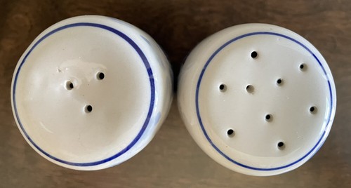 Vintage Distel DELFT’S BLUE Hand-Painted Salt & Pepper Shaker Set - Picture 5 of 6