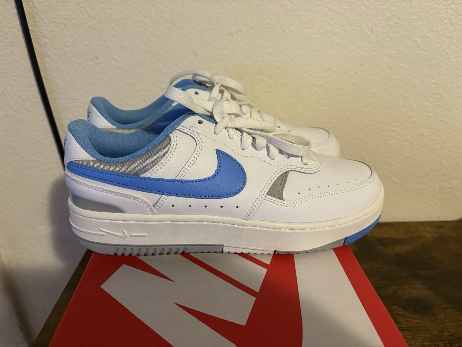 New: Nike Gamma Force White University Blue Women 8 Men 6.5 image 3