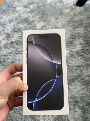 iPhone 16 Pro Max - 256GB - Titan Schwarz - NEU & OVP