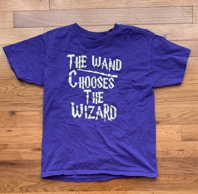 Harry Potter "The Wand Chooses The Wizard" Graphic T-Shirt Purple Crew Neck SzYM