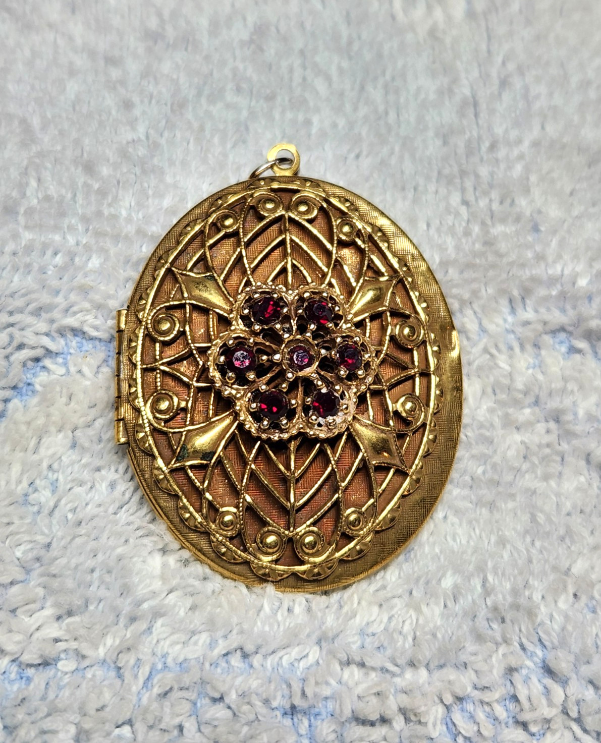 Vintage Gold Tone Filigree Red Rhinestone 1.75