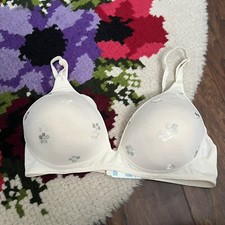 Vintage Warner  s Size 34C Cream Floral Embroidered Padded Bra