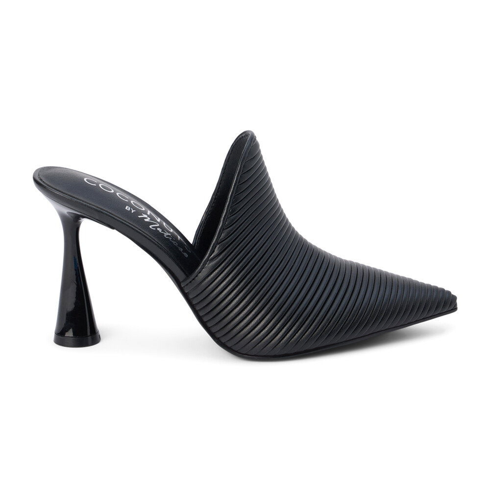 Женские шлепанцы с острым носком и тиснением COCONUTS by Matisse Raina черное платье повседневного покроя R 12490₽